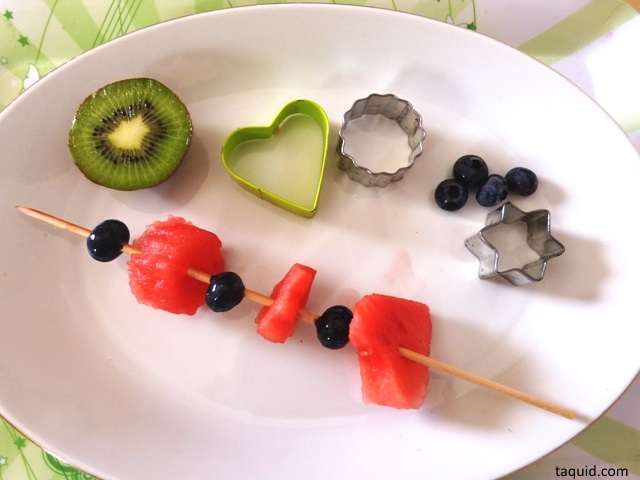 taquid férias de verão espetada de frutas